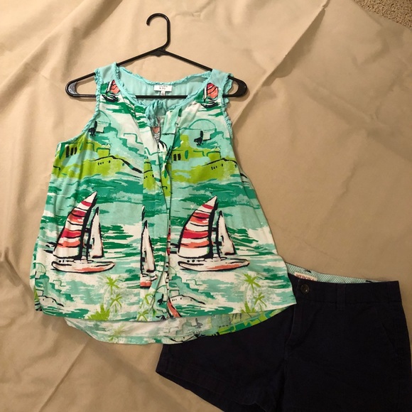 crown & ivy Tops - Crown and ivy too